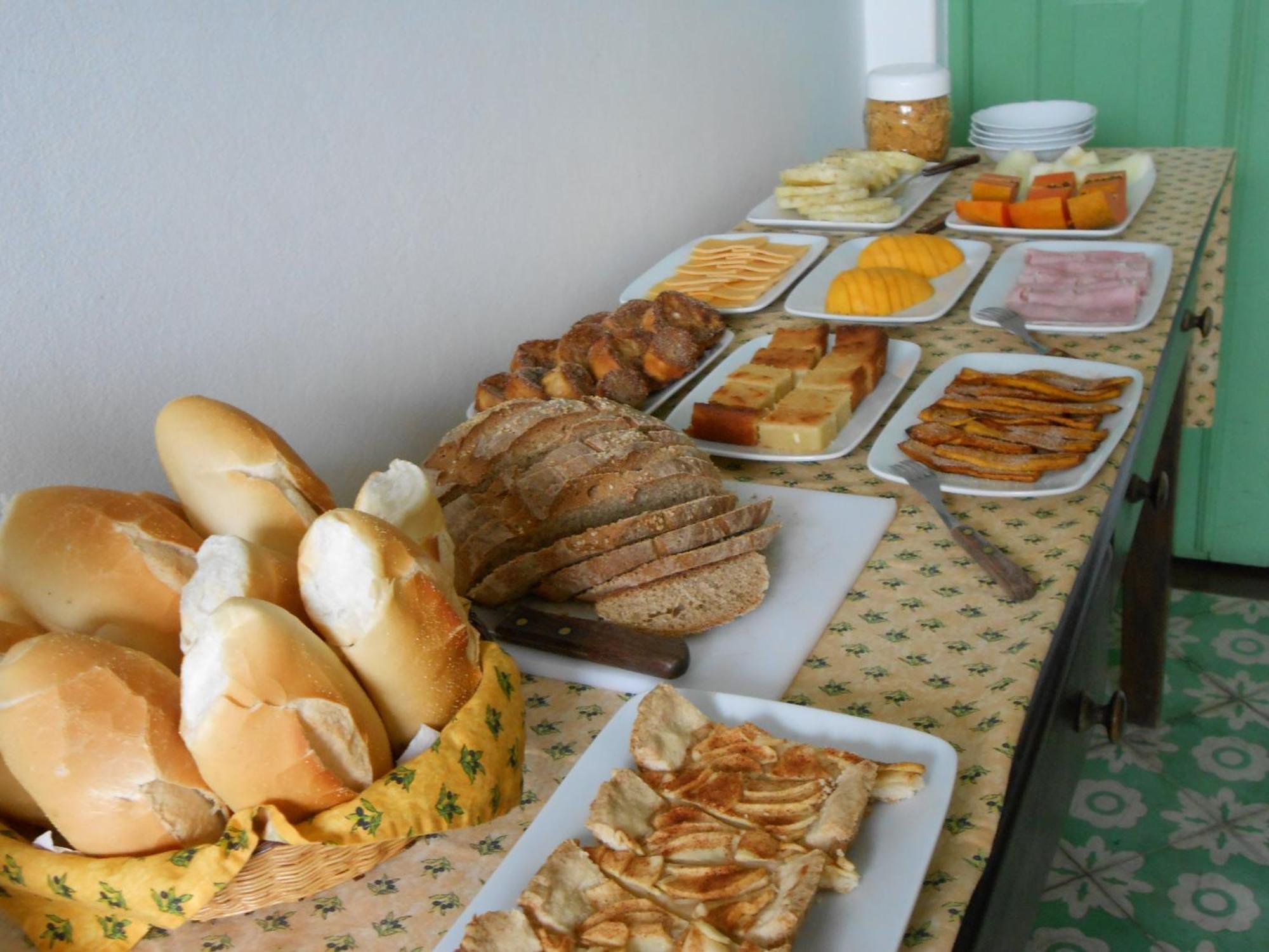 Acomodação com café da manhã  Baluarte 3*